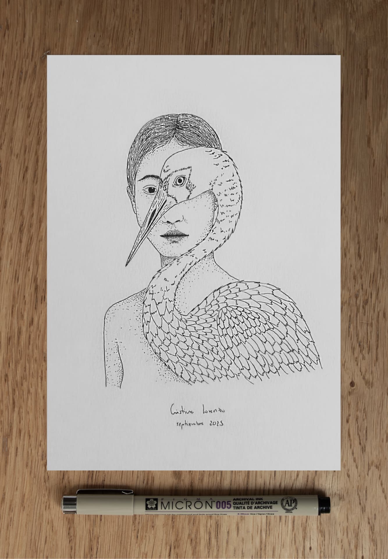 Dibujo original en tinta de un rostro femenino fusionado con una cigüeña.