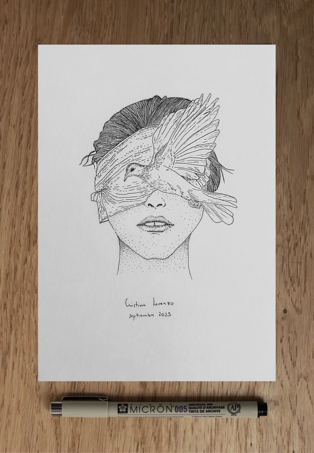 Dibujo original en tinta de un rostro femenino fusionado con una paloma.